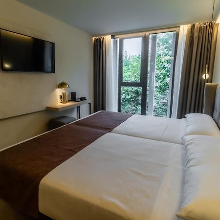 Hotel Corona De ปาดรอน ภายนอก รูปภาพ