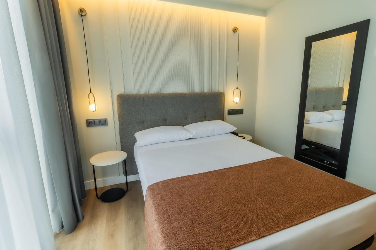Hotel Corona De ปาดรอน ภายนอก รูปภาพ