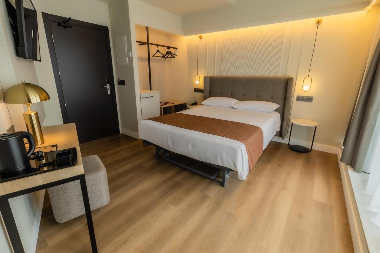 Hotel Corona De ปาดรอน ภายนอก รูปภาพ