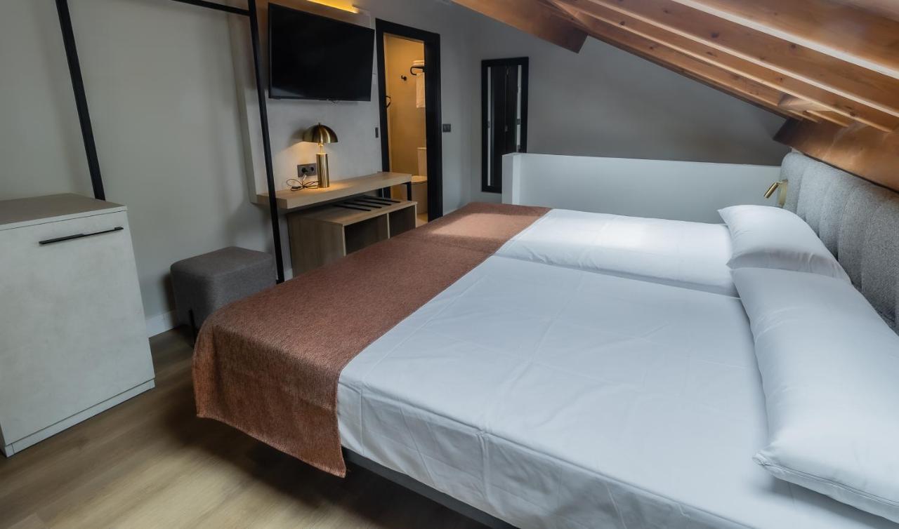 Hotel Corona De ปาดรอน ภายนอก รูปภาพ
