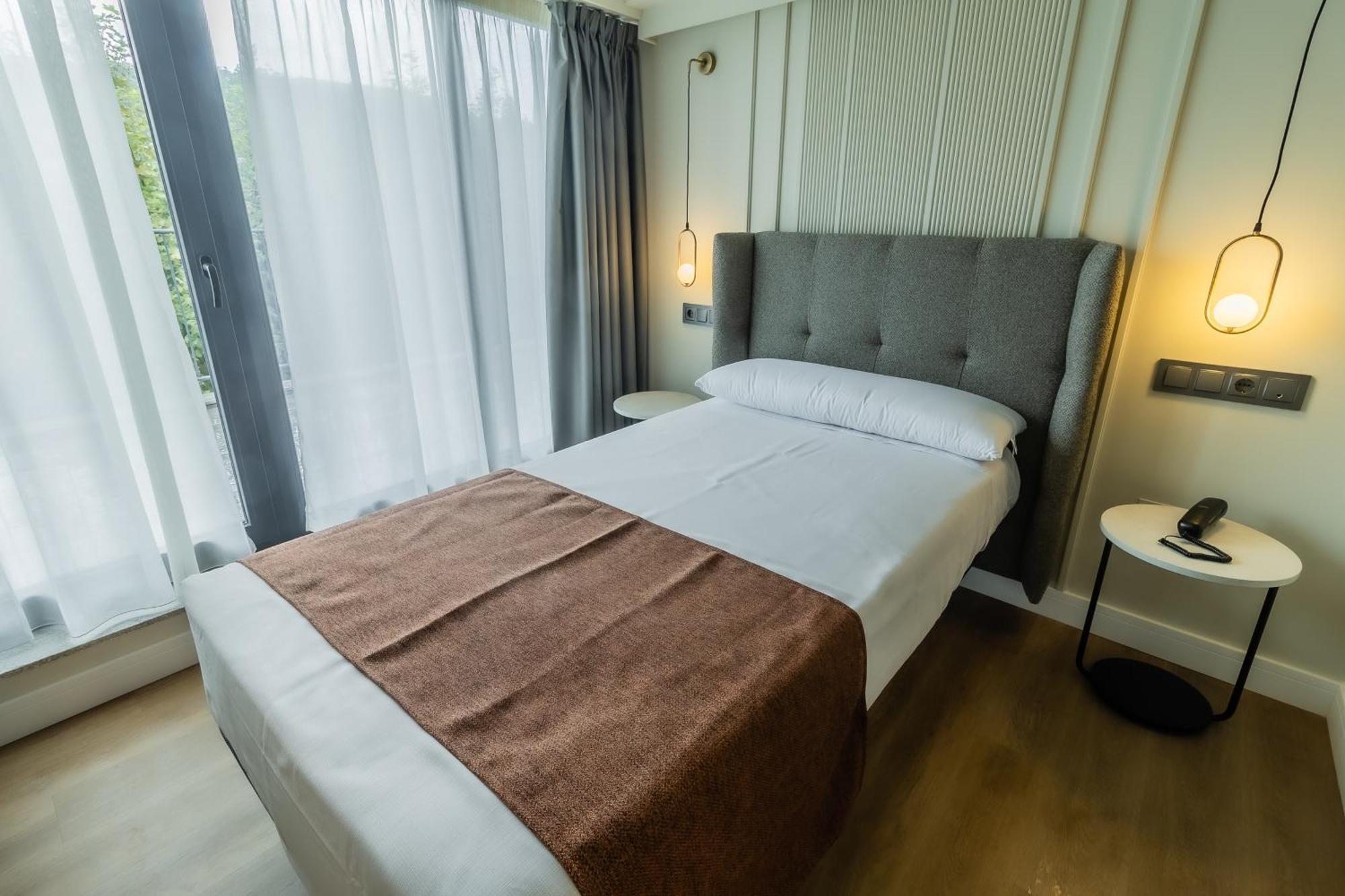 Hotel Corona De ปาดรอน ภายนอก รูปภาพ