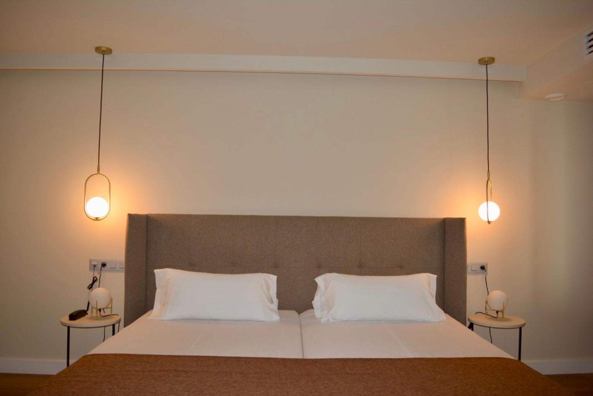 Hotel Corona De ปาดรอน ภายนอก รูปภาพ